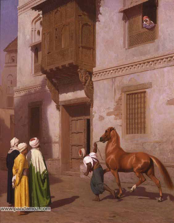 عکس تابلو نقاشی از دوران قدیم و ساختمان های قدیمی، مردی در کوچه افسار اسب را می کشد و سه مرد دیگر او را نگاه می کنند. زنی از پنجره چوبی از بالا نگاه می کند